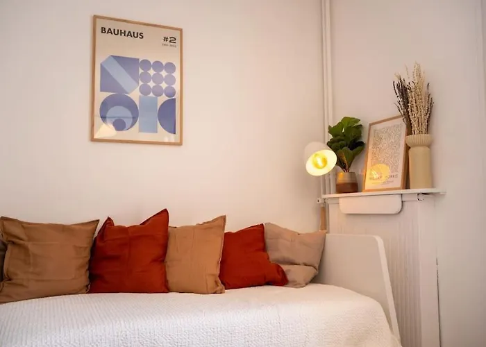 Appartement Tout Equipe Au Coeur Du Vieux Port St Victor
